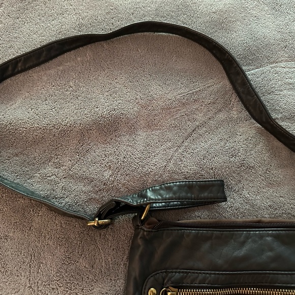 "Scarleton" Women's Shoulder Bag Black with Multiple Pockets - Picture 5 of 8